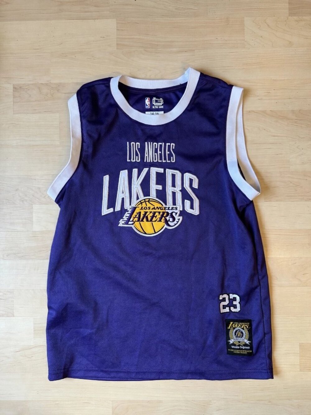 NBA Ultra Game Lakers LeBron James #23 Mesh Jersey Youth 14-16